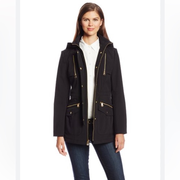 Via Spiga Jackets & Blazers - Via Spiga Water Repellant Hooded Softshell Jacket in Black - Sz S